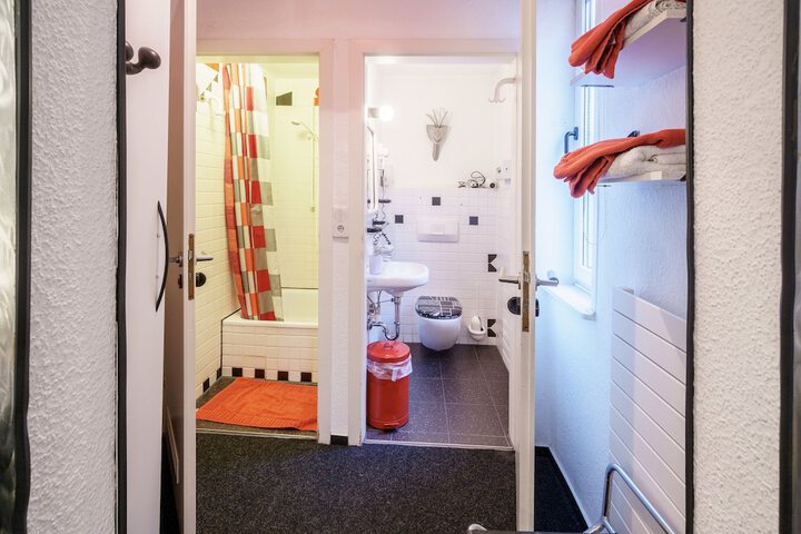 Room 34 of 41