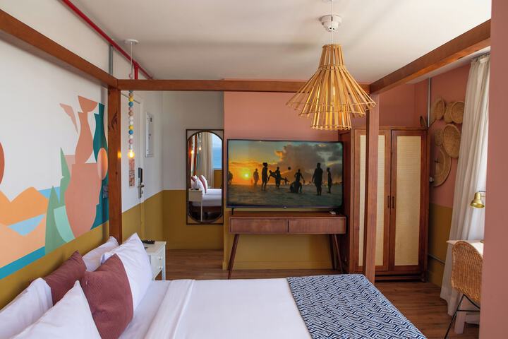 Room 28 of 52