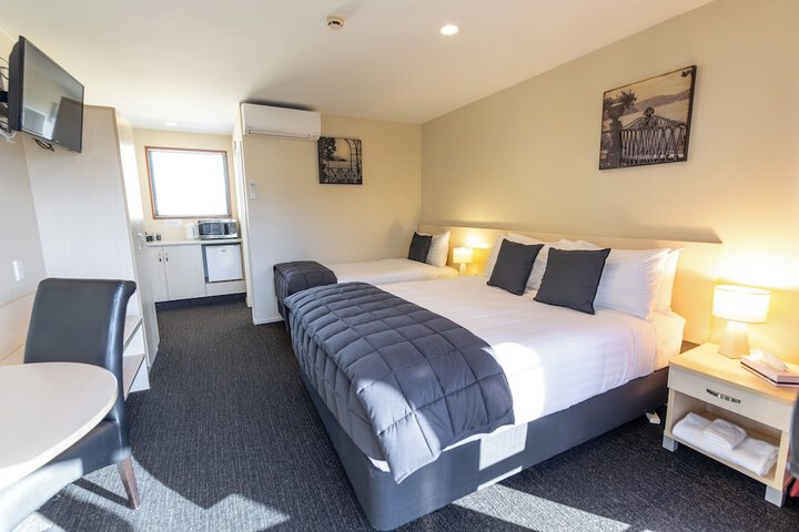 Room 3 of 36