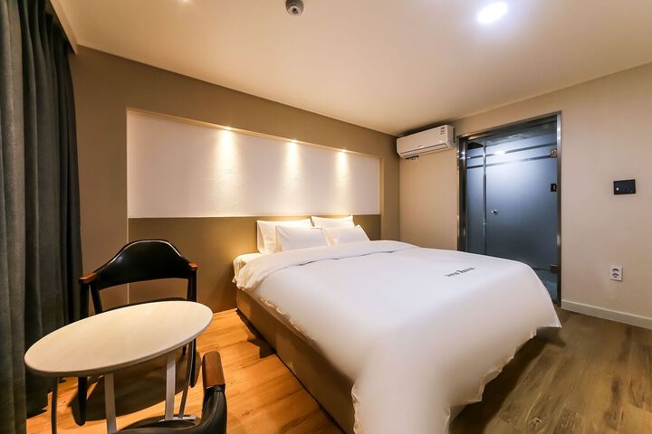 Room 45 of 67