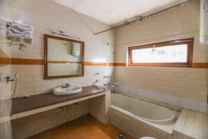 Room 5 of 23