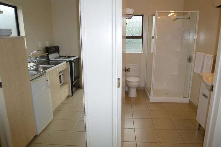 Room 4 of 80