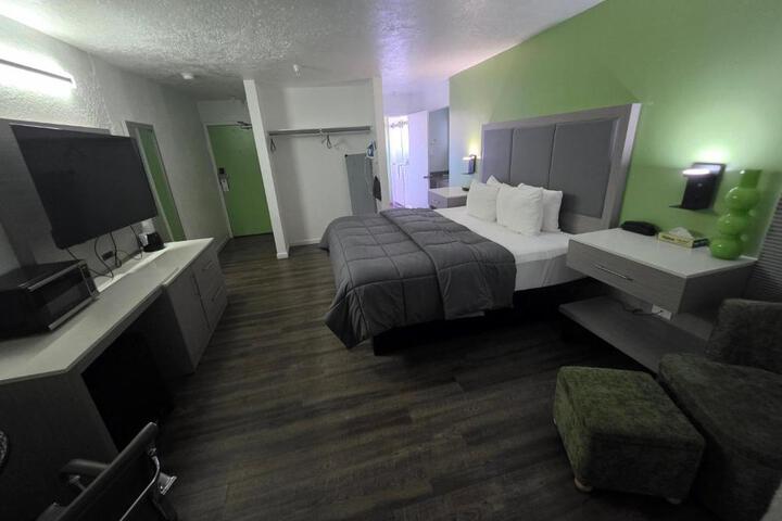 Photo 10