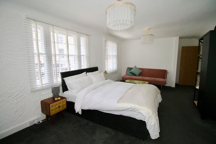 Room 11 of 39