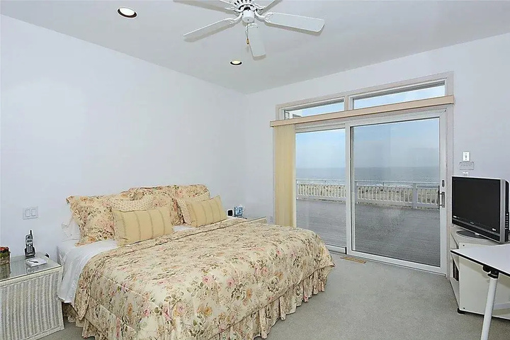 Room 2 of 17