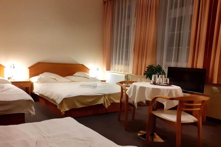 Room 22 of 38