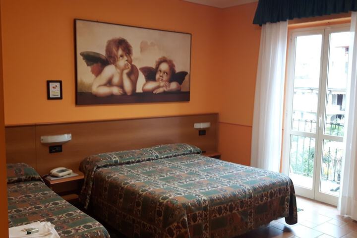 Room 4 of 45