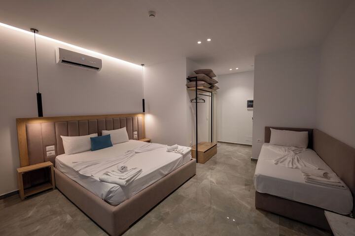 Room 30 of 73