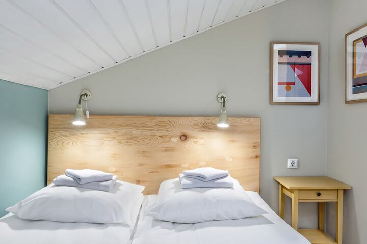 Room 43 of 49