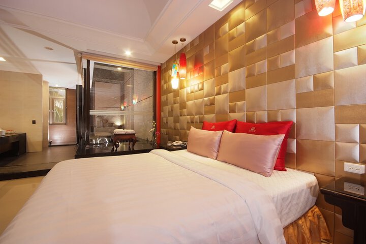 Room 11 of 61