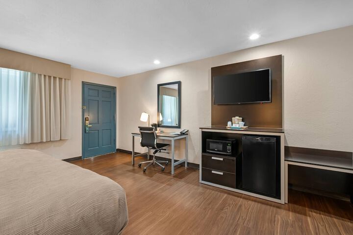 Room 35 of 64