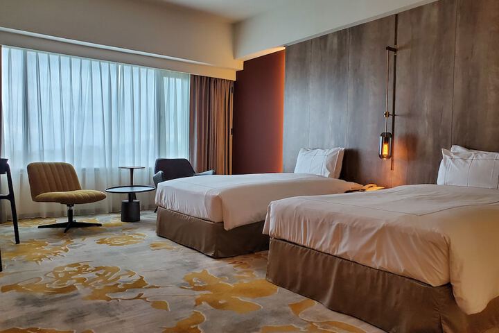 Room 16 of 65