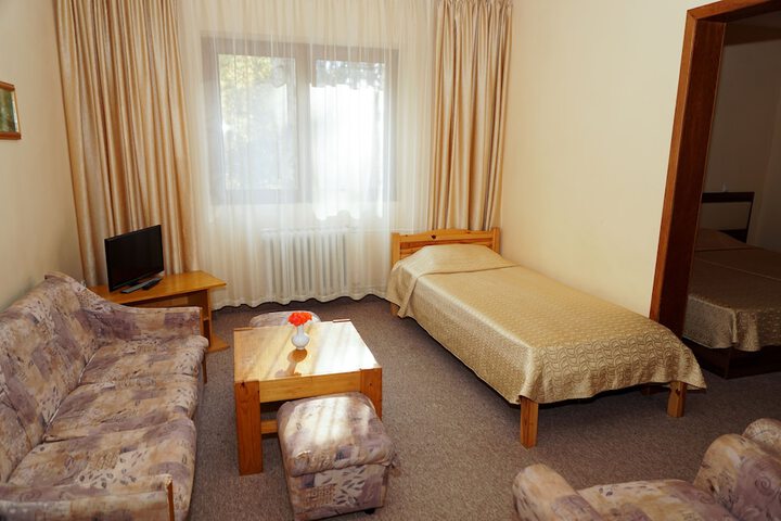 Room 11 of 36