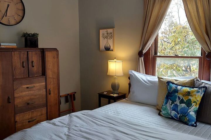 Room 5 of 38
