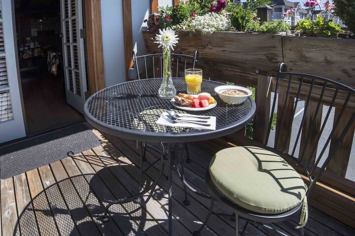 Breakfast/Coffee Service 56 of 101