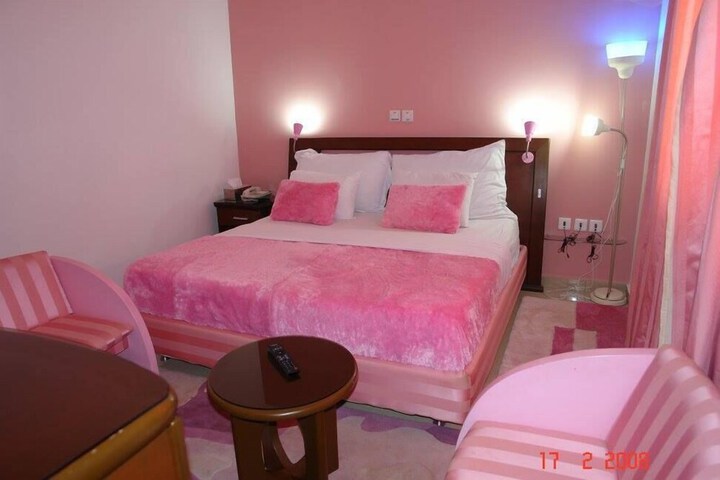 Room 2 of 18