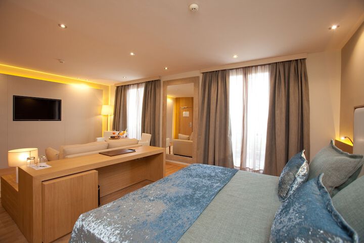 Room 9 of 44