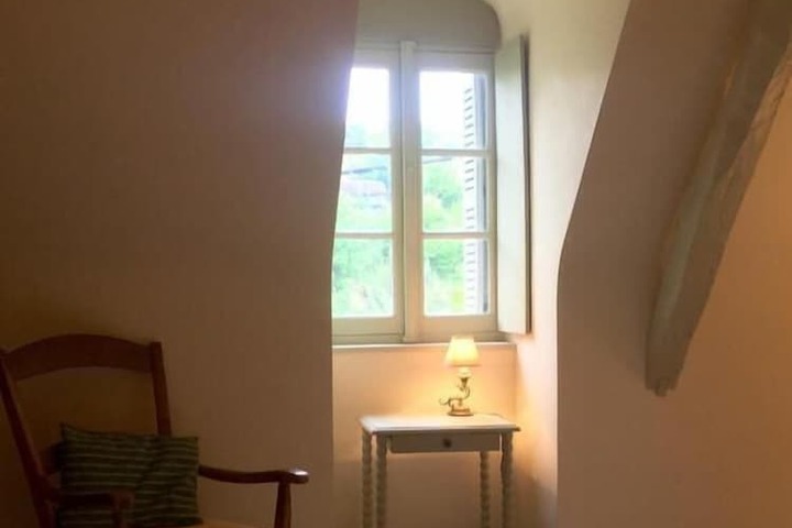 Room 5 of 89