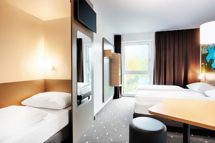 Room 7 of 25