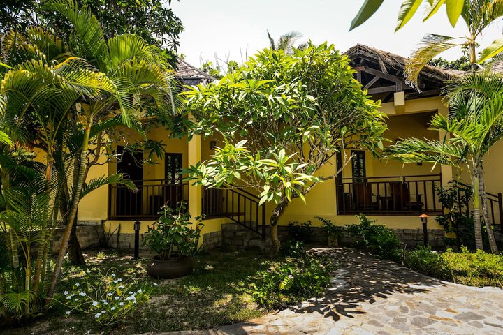 Hotel Exterior 94 of 95