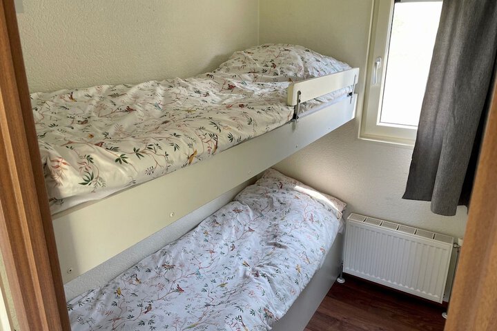 Room 2 of 25