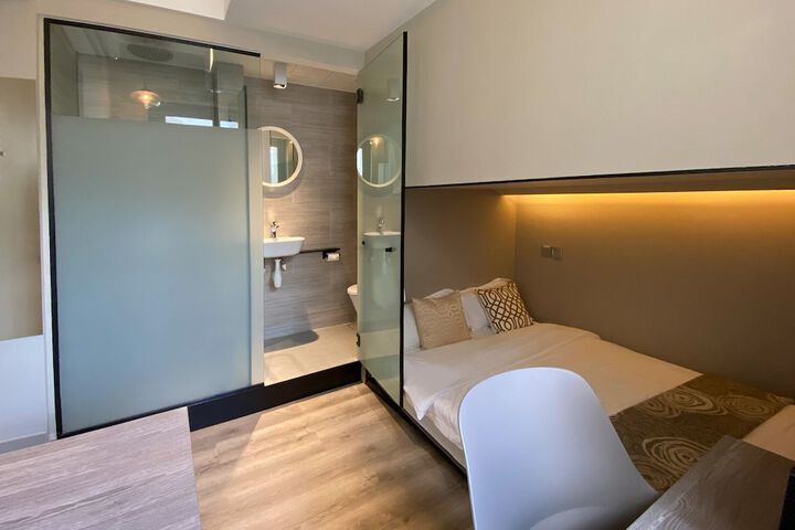 Room 28 of 85