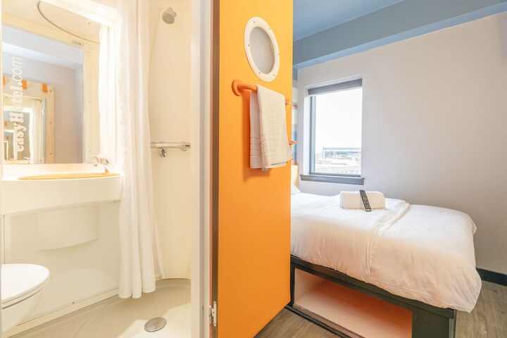 Room 5 of 46