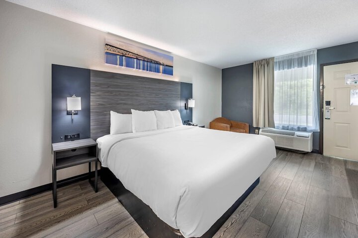 Room 43 of 49