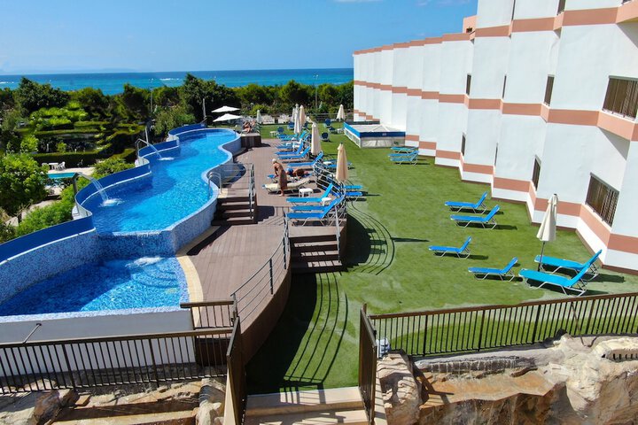 Pool 56 of 123