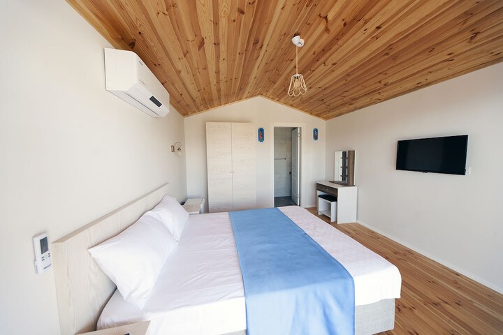 Room 10 of 60