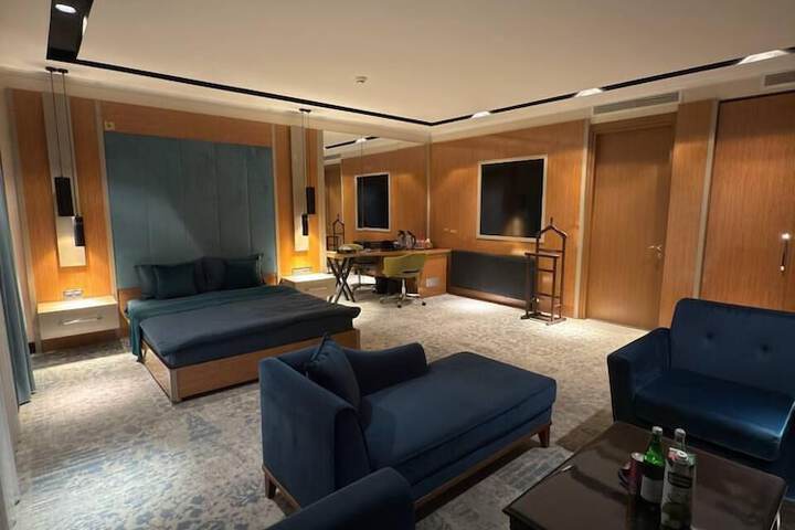 Room 23 of 49