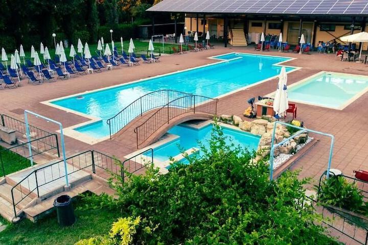 Pool 37 of 63