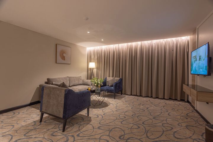 Room 4 of 20