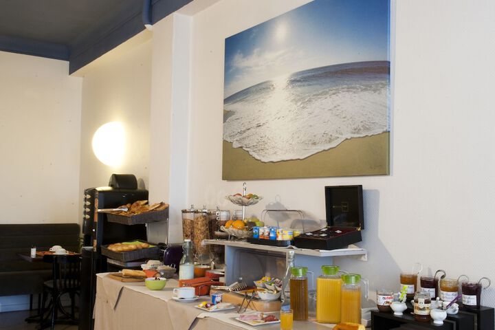 Breakfast/Coffee Service 29 of 45