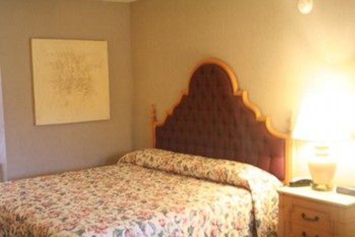 Room 8 of 24