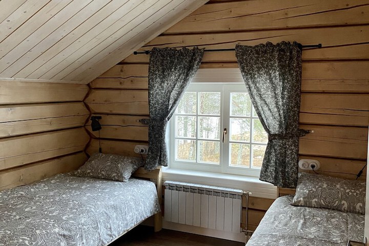 Room 19 of 90