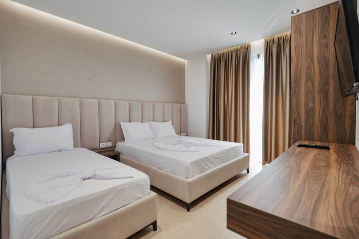 Room 10 of 65