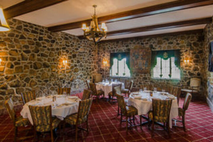 Dining 4 of 33