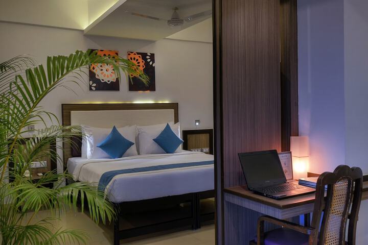 Room 10 of 31