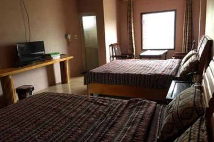 Room 10 of 29