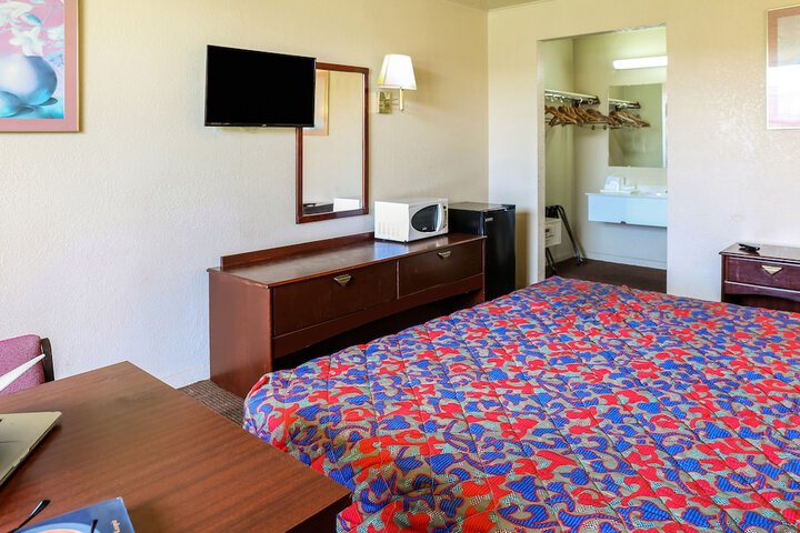 Room 22 of 35