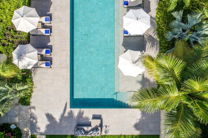 Hotel Pool