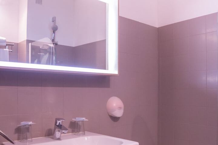Room 18 of 41