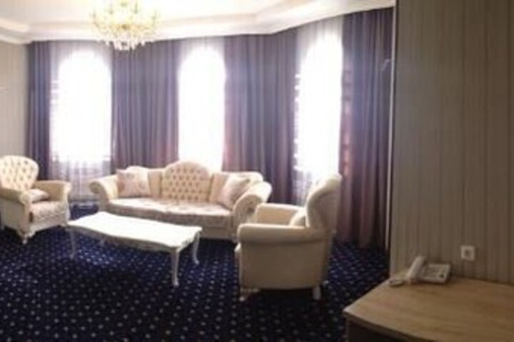 Room 4 of 49