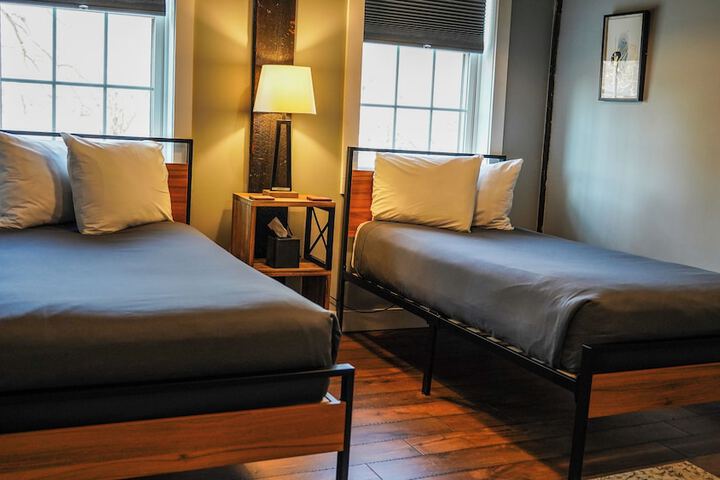 Room 30 of 128