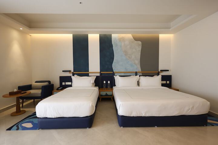 Room 5 of 32