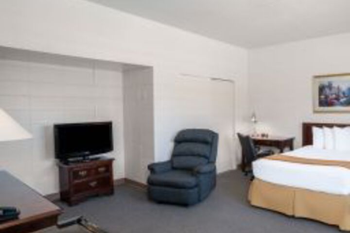 Image of IHG Army Hotels BUILDING 100-300 SERIES