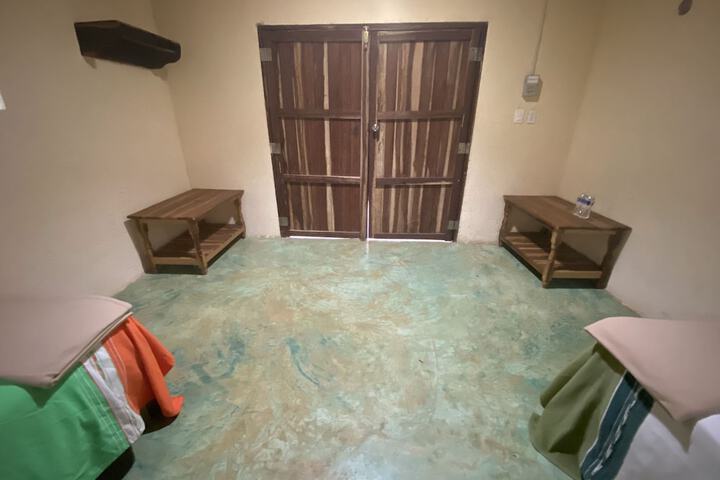 Room 6 of 40