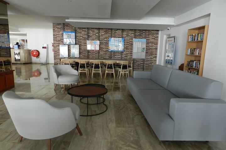 Guest Lobby