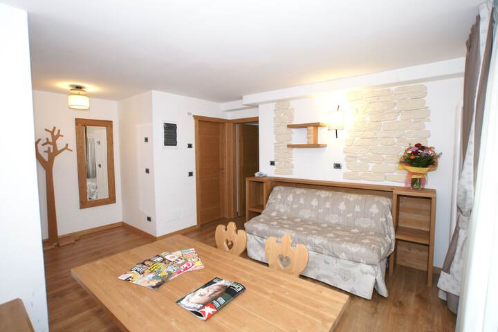 Room 9 of 34